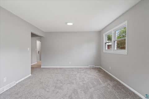 Tiny photo for 505 W Orange St, Duluth, MN 55811 (MLS # 6127326)