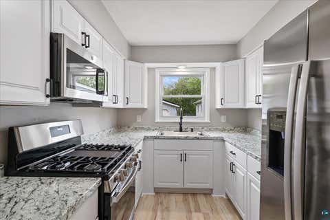 Tiny photo for 505 W Orange St, Duluth, MN 55811 (MLS # 6127326)