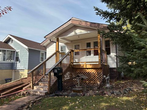 Photo of 2515 Jefferson St, Duluth, MN 55812 (MLS # 6122708)