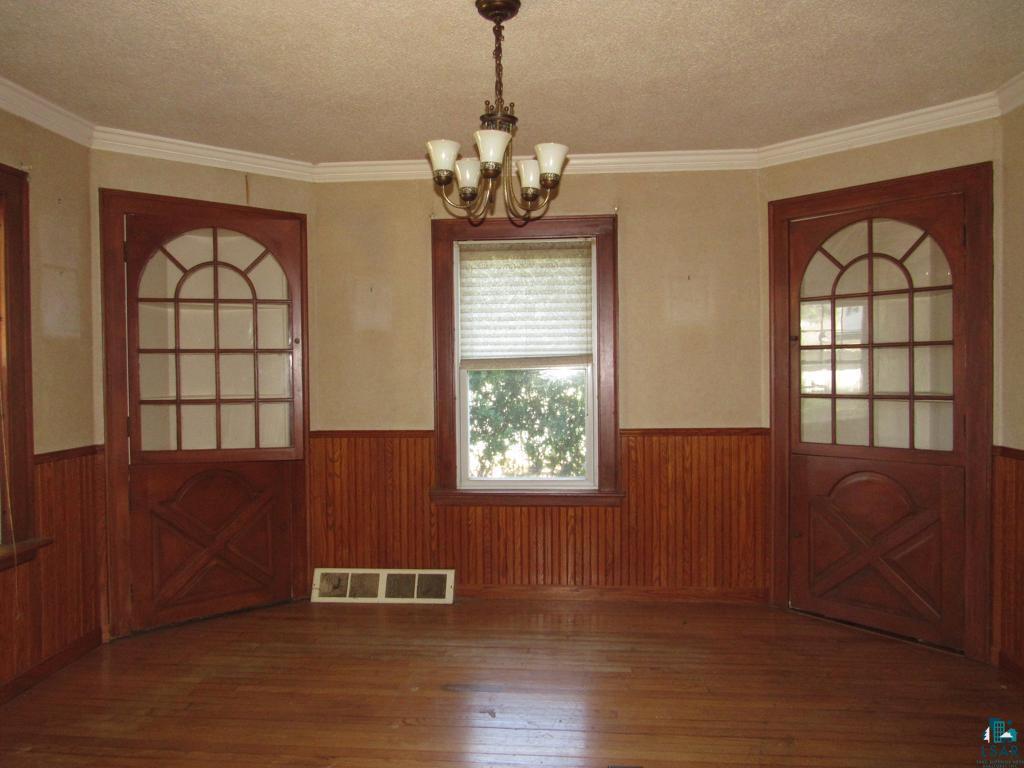 2114 Cumming Ave