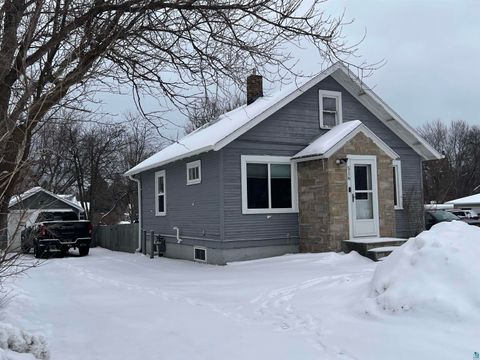 Photo of 516 14th St, Cloquet, MN 55720 (MLS # 6124091)