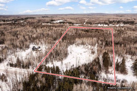 Photo of 2597 Lauren Rd, Duluth, MN 55804 (MLS # 6123284)