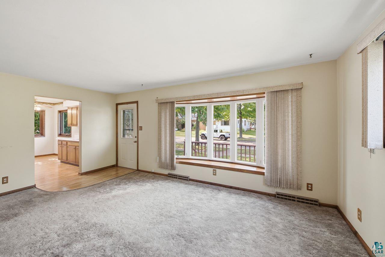 1018 2nd Ave W