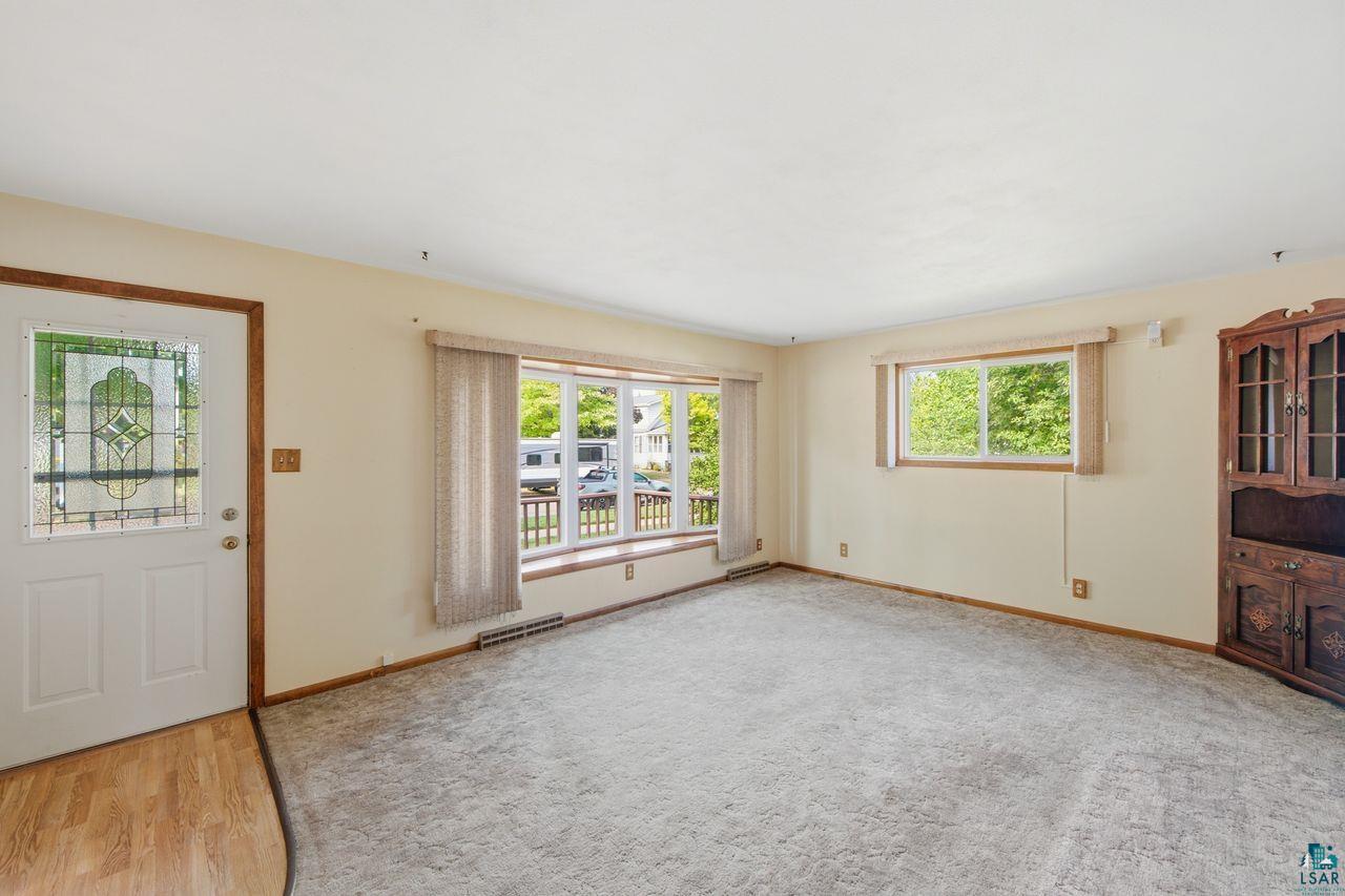 1018 2nd Ave W