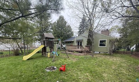 Tiny photo for 3722 E 4th St, Duluth, MN 55804 (MLS # 6125620)