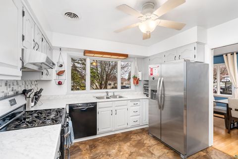 Tiny photo for 4011 Pitt St, Duluth, MN 55804 (MLS # 6124902)