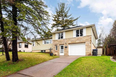 Photo of 4011 Pitt St, Duluth, MN 55804 (MLS # 6124902)