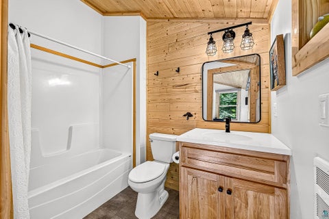 Tiny photo for 2626 Ridgeview Dr, Two Harbors, MN 55616 (MLS # 6128013)
