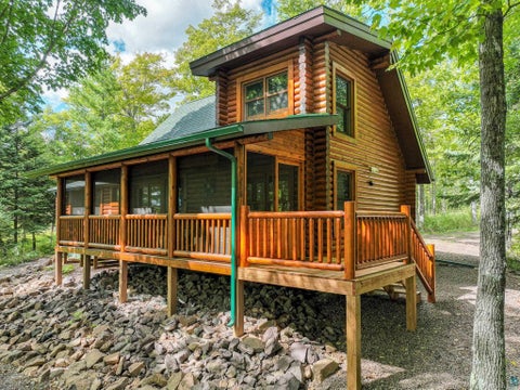 Tiny photo for 2626 Ridgeview Dr, Two Harbors, MN 55616 (MLS # 6128013)