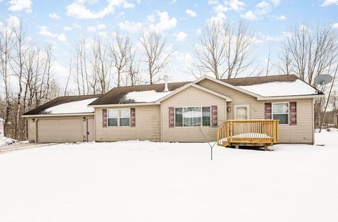 Photo of 804 Lupine Dr, Proctor, MN 55810 (MLS # 6123600)