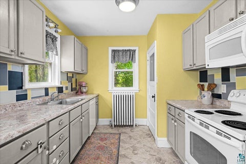 Tiny photo for 1904 Piedmont Ave, Duluth, MN 55811 (MLS # 6125771)