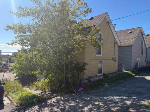 Tiny photo for 301 W 4th Street, Duluth, MN 55806 (MLS # 6128102)