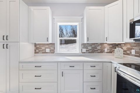 Tiny photo for 912 Carter Cr, Eveleth, MN 55734 (MLS # 6123906)