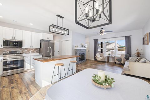 Tiny photo for 912 Carter Cr, Eveleth, MN 55734 (MLS # 6123906)