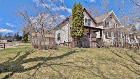 Photo of 1103 E 10th St, Duluth, MN 55805 (MLS # 6124878)
