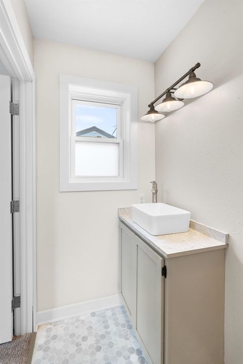 Tiny photo for 524 14th Ave, Two Harbors, MN 55616 (MLS # 6123112)