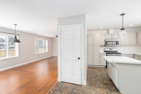 Tiny photo for 524 14th Ave, Two Harbors, MN 55616 (MLS # 6123112)