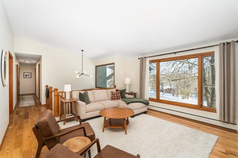 Tiny photo for 1609 Woodbury Ln, Duluth, MN 55803 (MLS # 6123459)
