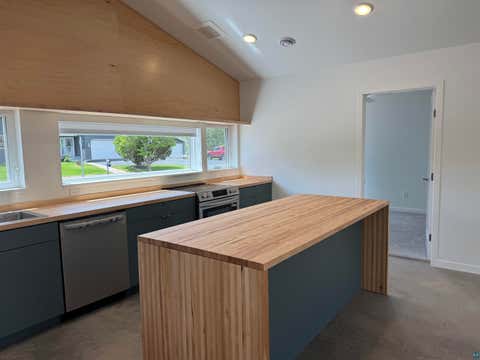 Tiny photo for 630 S 67th Ave W AVE, Duluth, MN 55807 (MLS # 6126281)