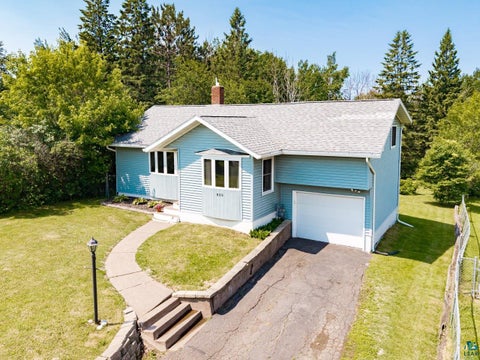 Photo of 809 N Robin Ave, Duluth, MN 55811 (MLS # 6126590)