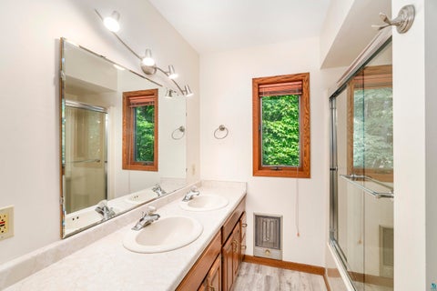 Tiny photo for 439 Hartley Pl, Duluth, MN 55803 (MLS # 6125999)