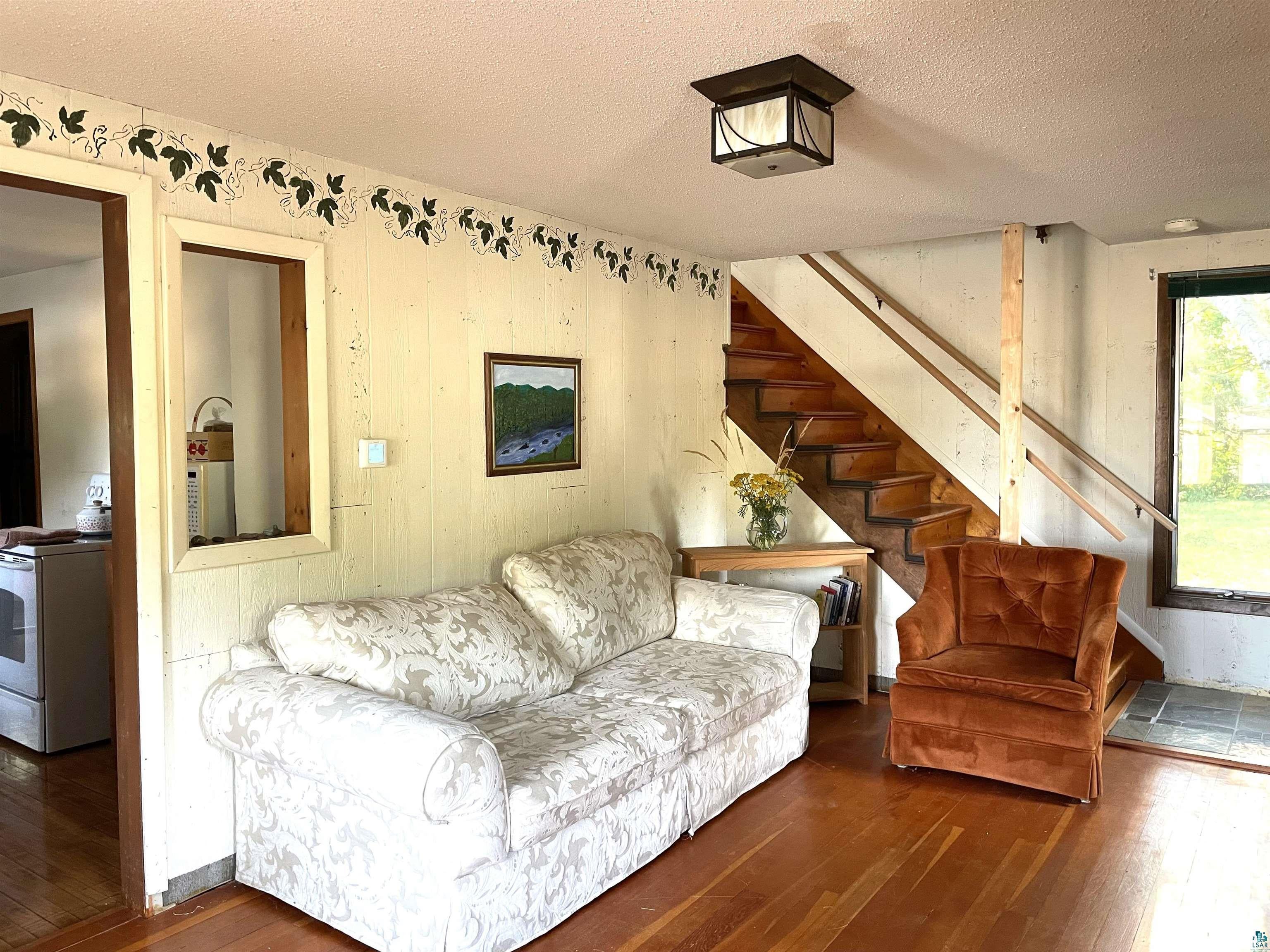 220 Lynde Ave