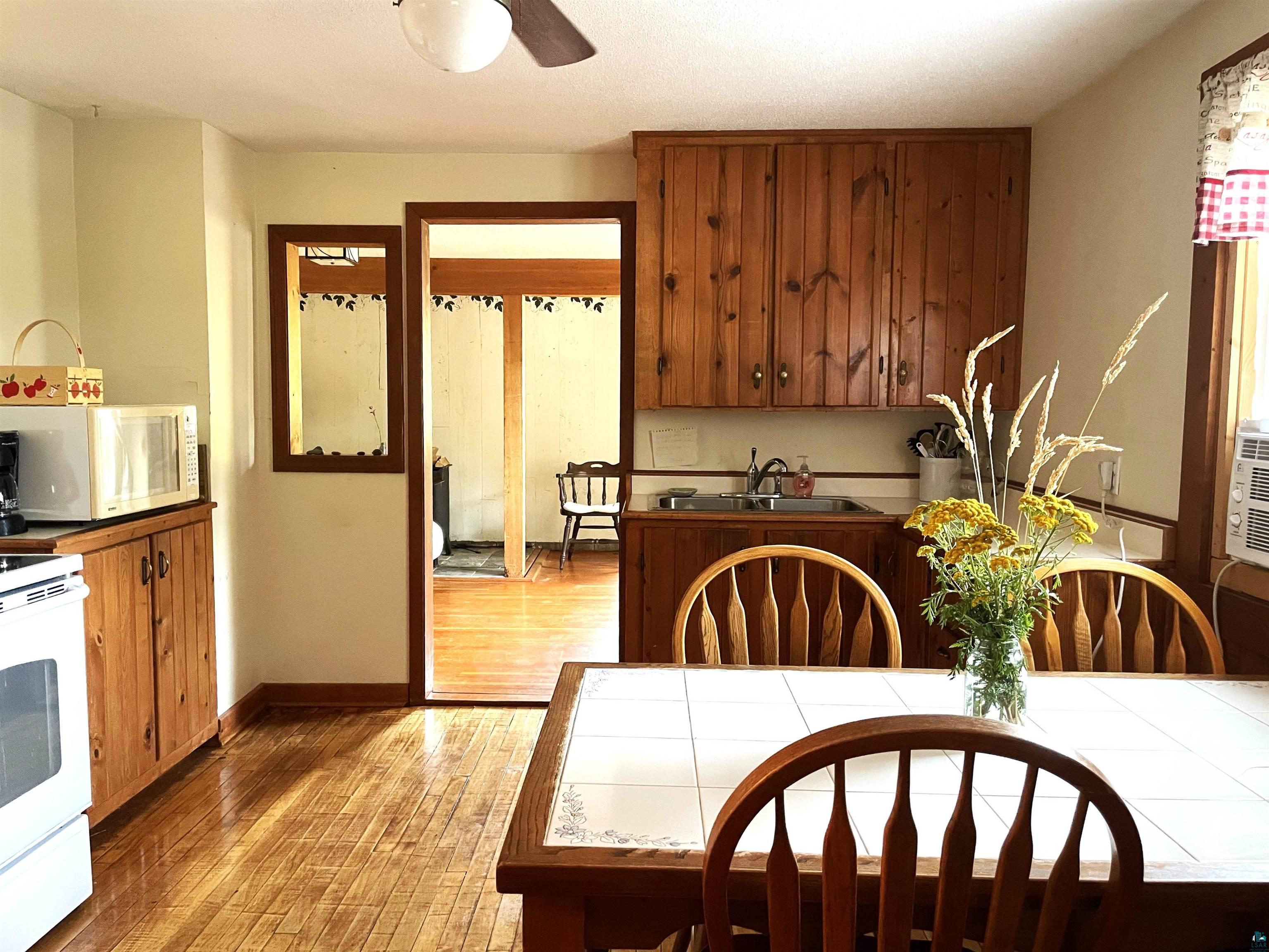 220 Lynde Ave
