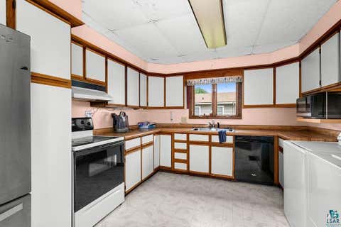 Tiny photo for 43 Garden Dr, Silver Bay, MN 55614 (MLS # 6127291)