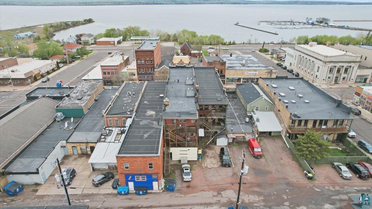 410 Main St W