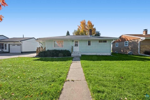Tiny photo for 705 Arrowhead St, Aurora, MN 55705 (MLS # 6128348)