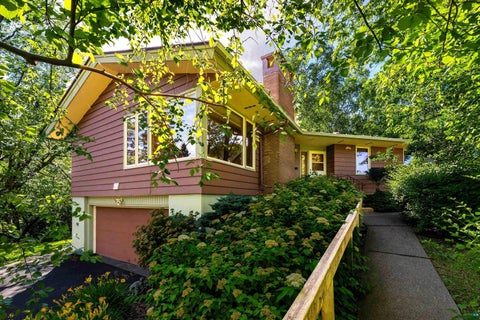 Photo of 801 Rockview Ct, Duluth, MN 55804 (MLS # 6127379)
