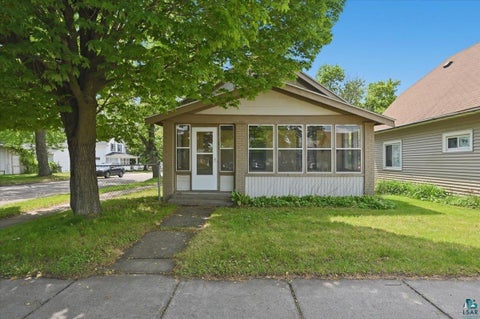 Photo of 612 Carlton Ave, Cloquet, MN 55720 (MLS # 6125890)