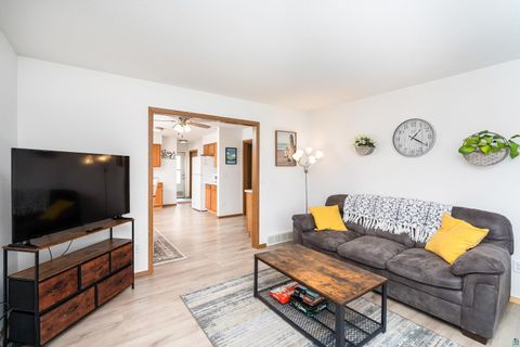 Tiny photo for 624 13th Ave, Two Harbors, MN 55616 (MLS # 6125134)