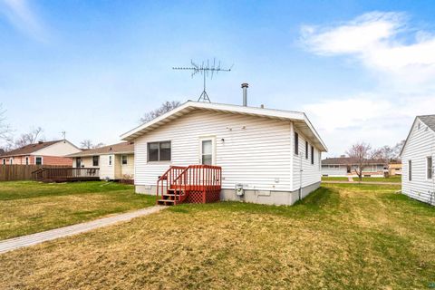Tiny photo for 624 13th Ave, Two Harbors, MN 55616 (MLS # 6125134)