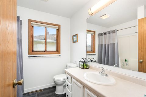 Tiny photo for 624 13th Ave, Two Harbors, MN 55616 (MLS # 6125134)