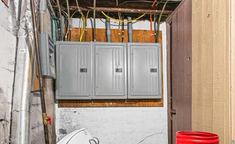 Tiny photo for 201 E McCuen St, Duluth, MN 55808 (MLS # 6127447)