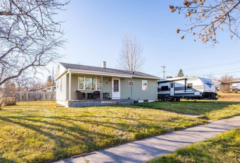 Tiny photo for 24 Green Ln, Silver Bay, MN 55614 (MLS # 6123076)