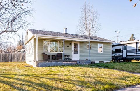 Photo of 24 Green Ln, Silver Bay, MN 55614 (MLS # 6123076)