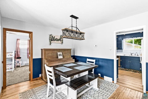 Tiny photo for 303 W Owatonna St, Duluth, MN 55803 (MLS # 6125893)