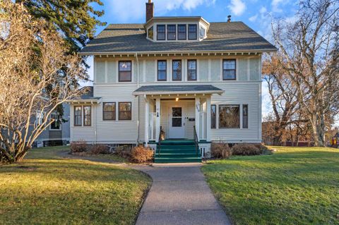 Photo of 2418 E 4th St, Duluth, MN 55812 (MLS # 6122972)