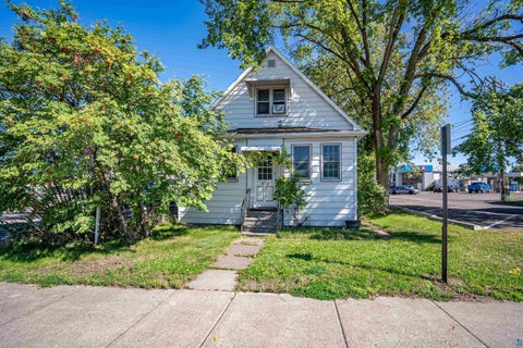 Photo of 1418 Banks Ave, Superior, WI 54880 (MLS # 6128146)