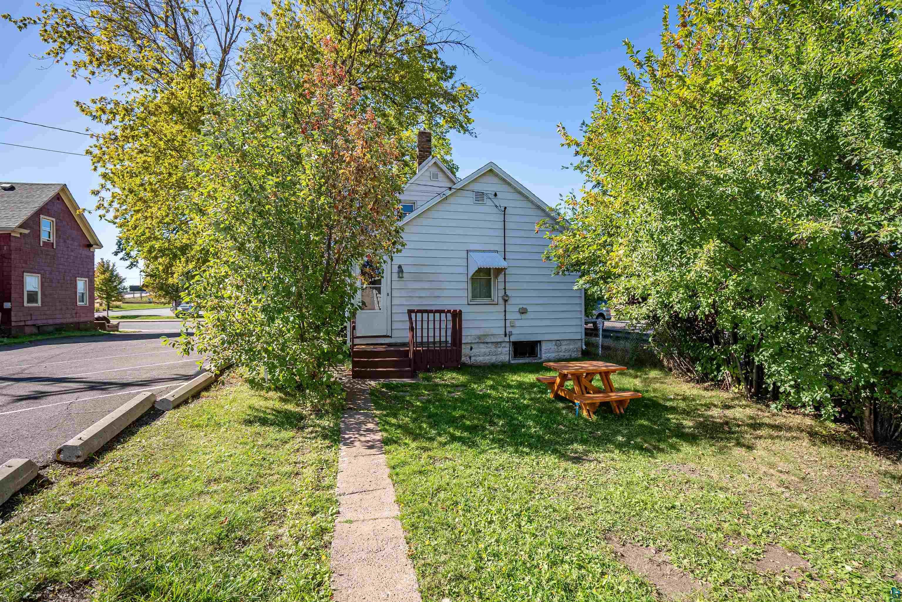 1418 Banks Ave