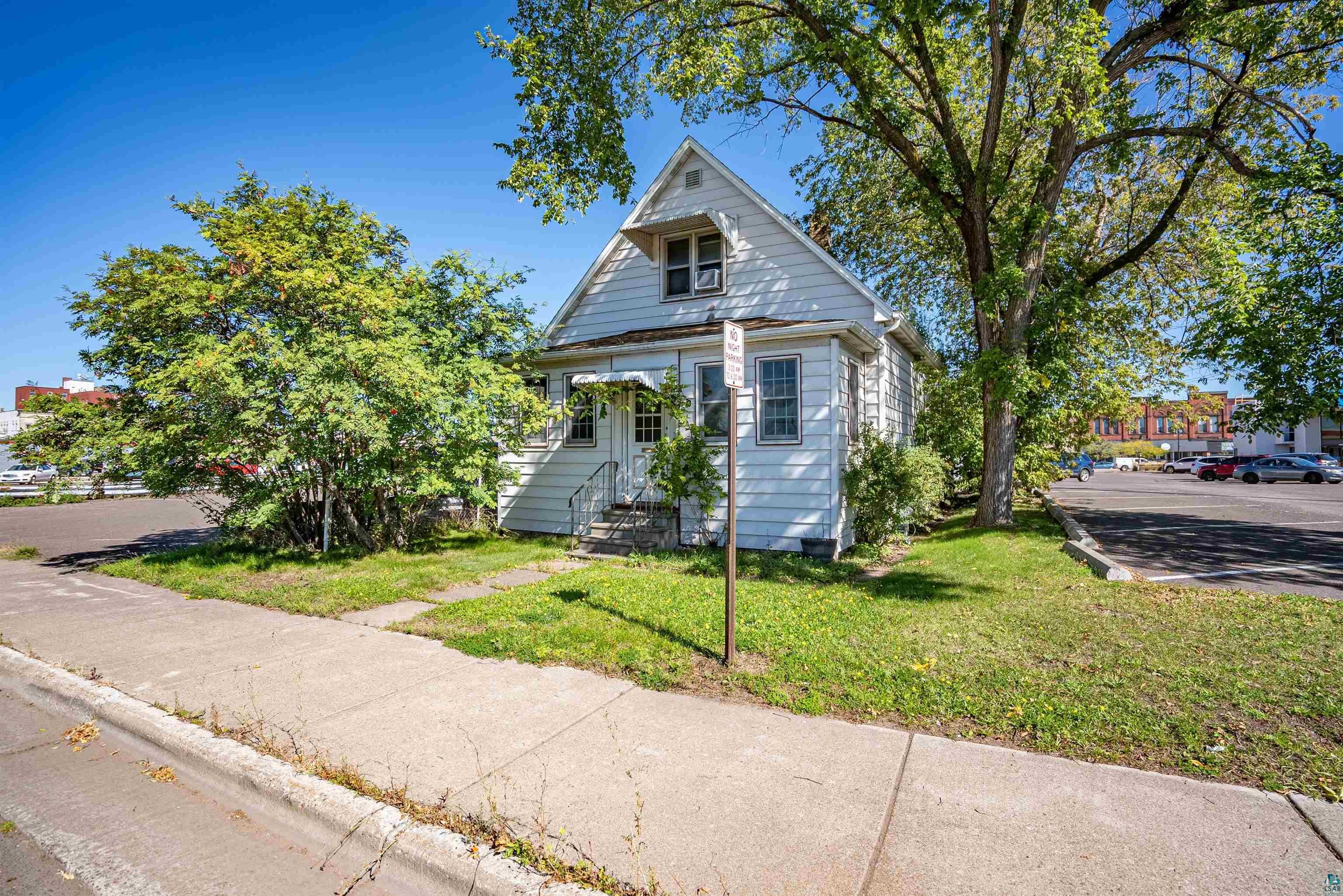 1418 Banks Ave