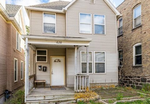 Tiny photo for 628 W 3rd St, Duluth, MN 55806 (MLS # 6122779)