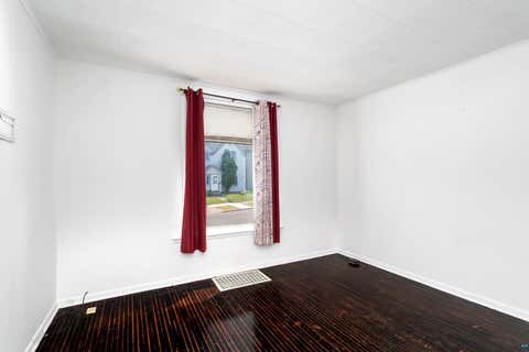 Tiny photo for 425 N 52nd Ave W AVE, Duluth, MN 55807 (MLS # 6127331)