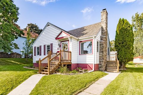 Tiny photo for 4225 Gladstone St, Duluth, MN 55804 (MLS # 6122162)