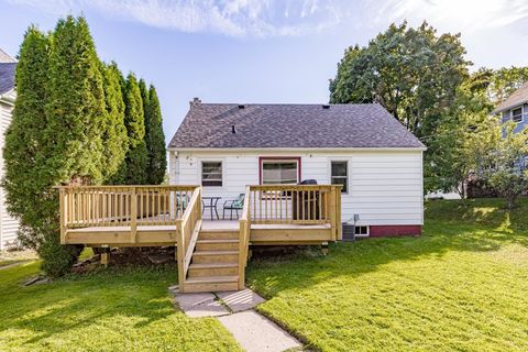 Tiny photo for 4225 Gladstone St, Duluth, MN 55804 (MLS # 6122162)