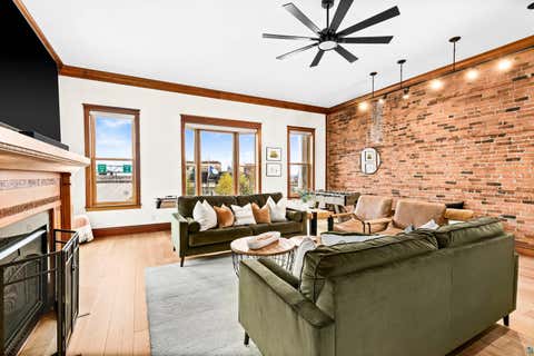 Tiny photo for 1 N Lake Ave, Duluth, MN 55805 (MLS # 6127115)