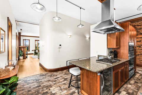 Tiny photo for 1 N Lake Ave, Duluth, MN 55805 (MLS # 6127115)