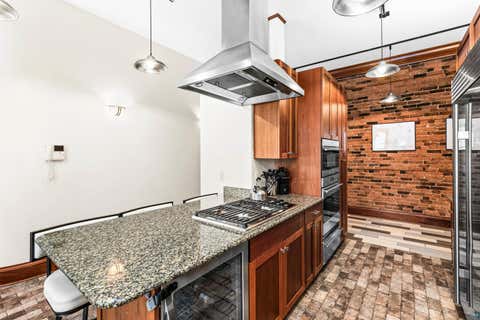 Tiny photo for 1 N Lake Ave, Duluth, MN 55805 (MLS # 6127115)